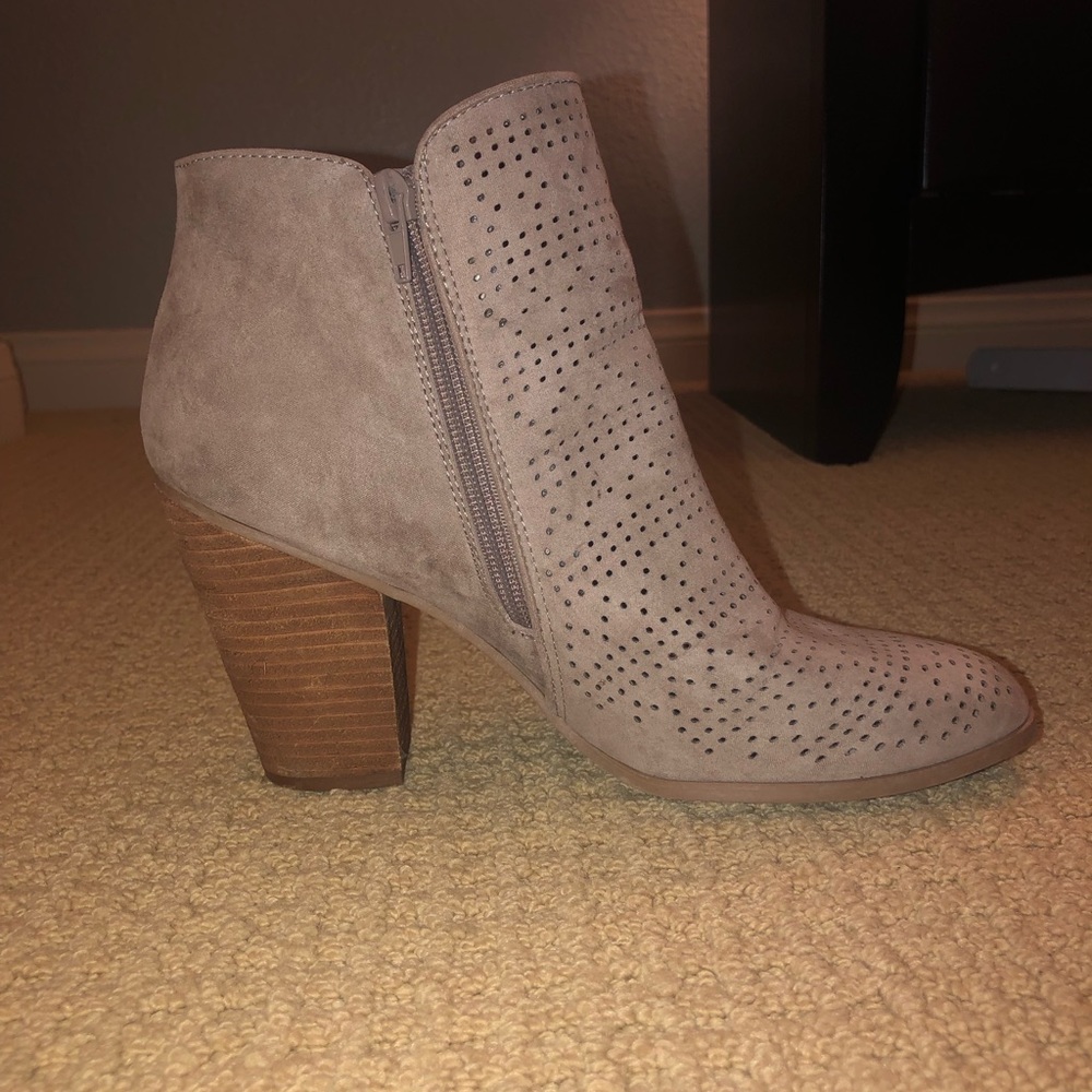 Carlos Santana Ankle Boots - Size 9 1/2